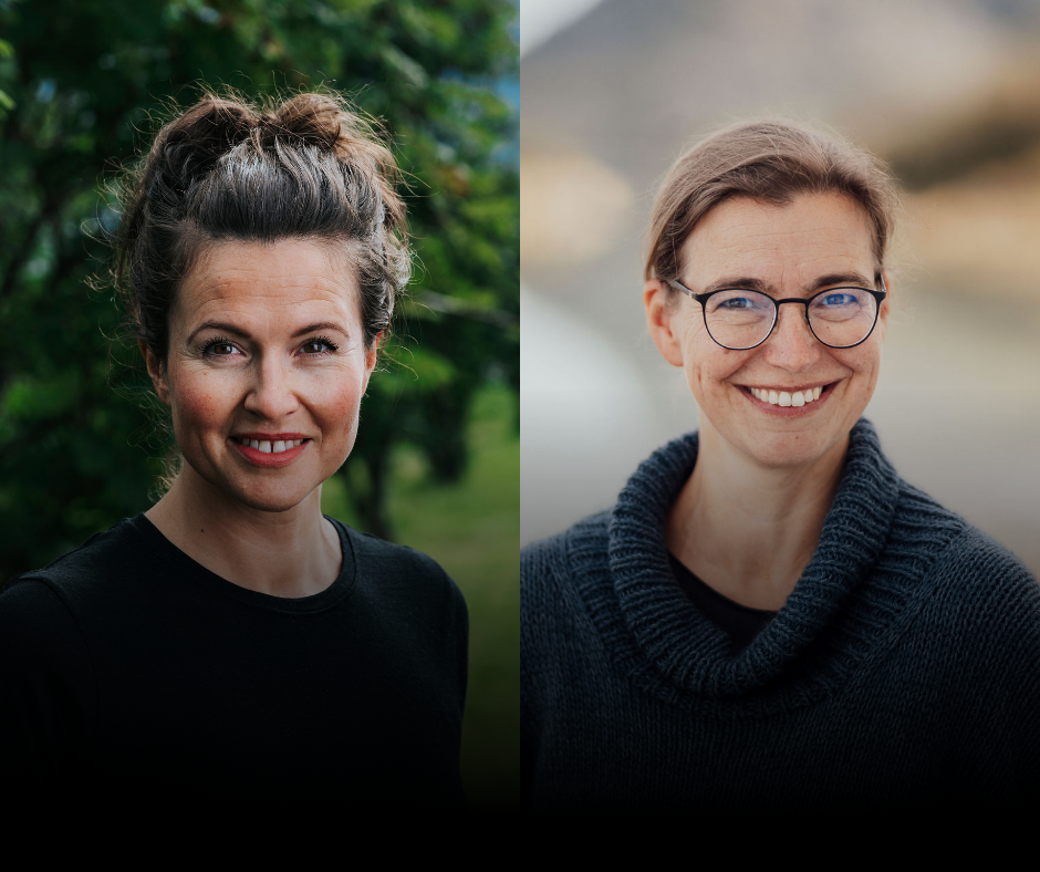 Bildet viser to personer, begge smilende og plassert utendørs. Den til venstre har brunt hår i en oppsatt frisyre og har på seg en svart topp. Bakgrunnen er grønn, noe som tyder på en hage eller park. Personen til høyre har briller og brunt hår trukket tilbake, iført en grå genser med en uklar bakgrunn som antyder et naturlig landskap. «KI-generert bildetekst, kvalitetssikret før publisering.»